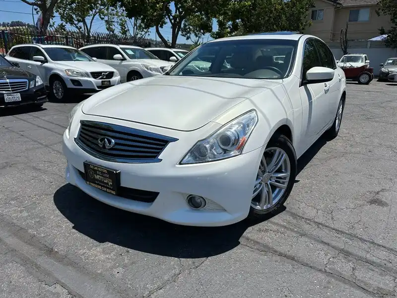 2010 INFINITI G 37 Journey's photo