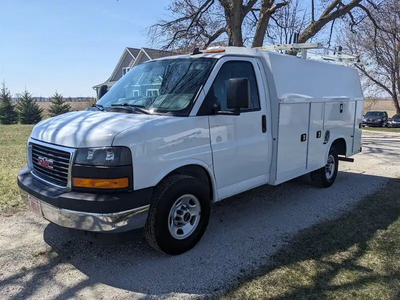2021 GMC Savana 3500 139" WB's photo
