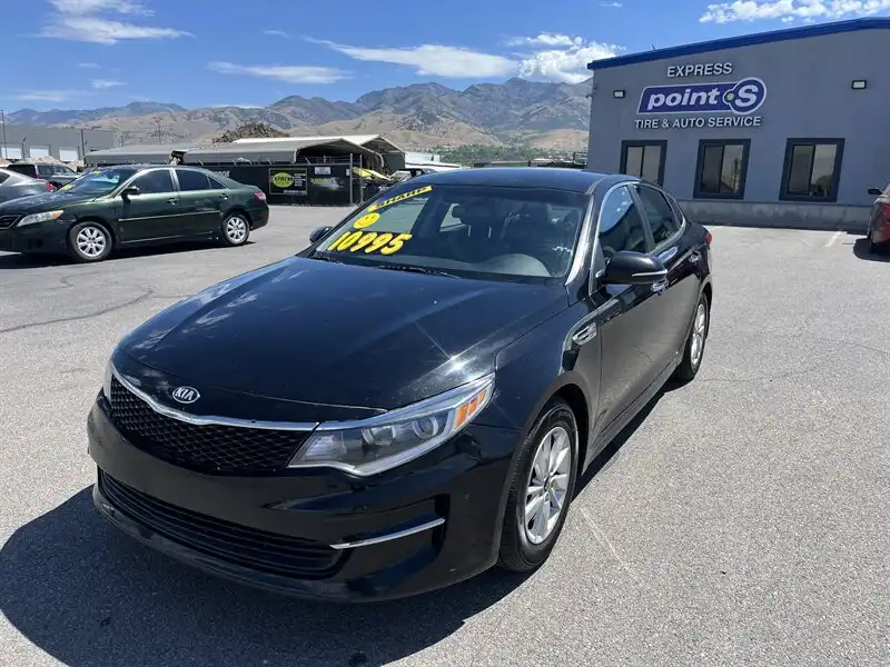 2017 Kia Optima LX AT's photo