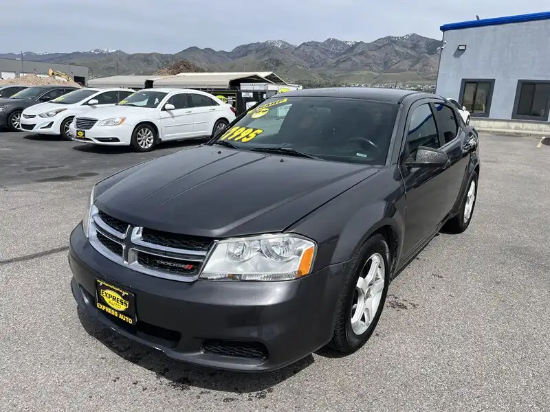 2014 Dodge Avenger SE's photo