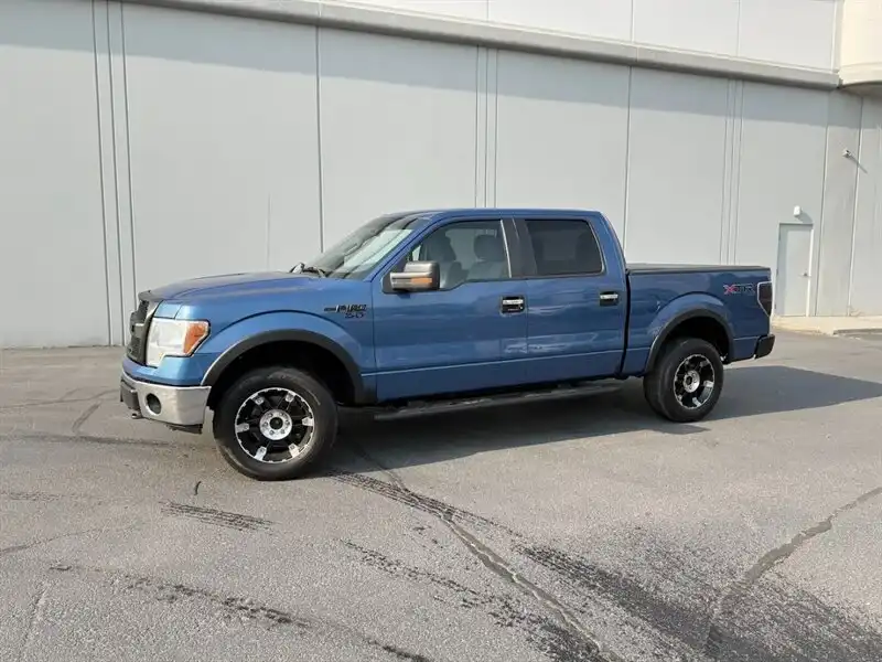 2011 Ford F-150 XLT 4WD SuperCrew 145 in's photo