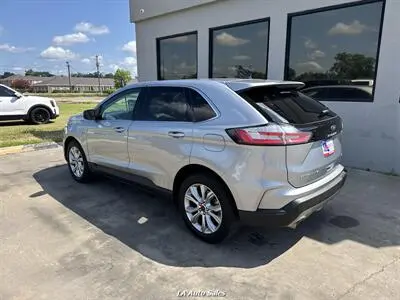 2023 Ford Edge Titanium AWD photo 3