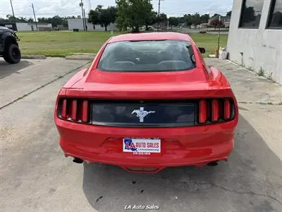 2017 Ford Mustang V6 Coupe photo 4