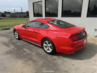 2017 Ford Mustang V6 Coupe photo 3