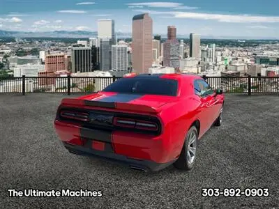 2019 Dodge Challenger SXT Auto photo 3