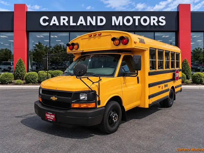 2009 Chevrolet Express 3500 BUS's photo