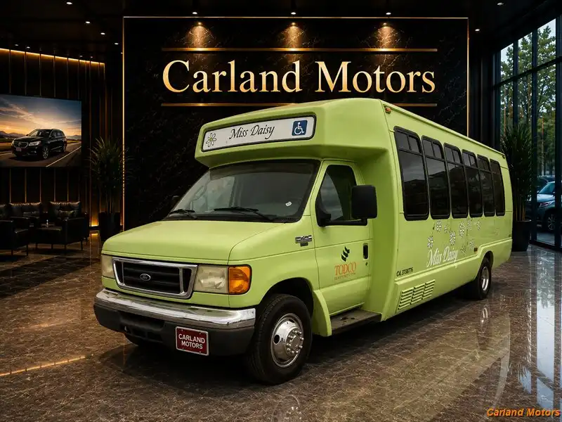 2007 Ford E-Series E-450 SD Shuttle Bus's photo