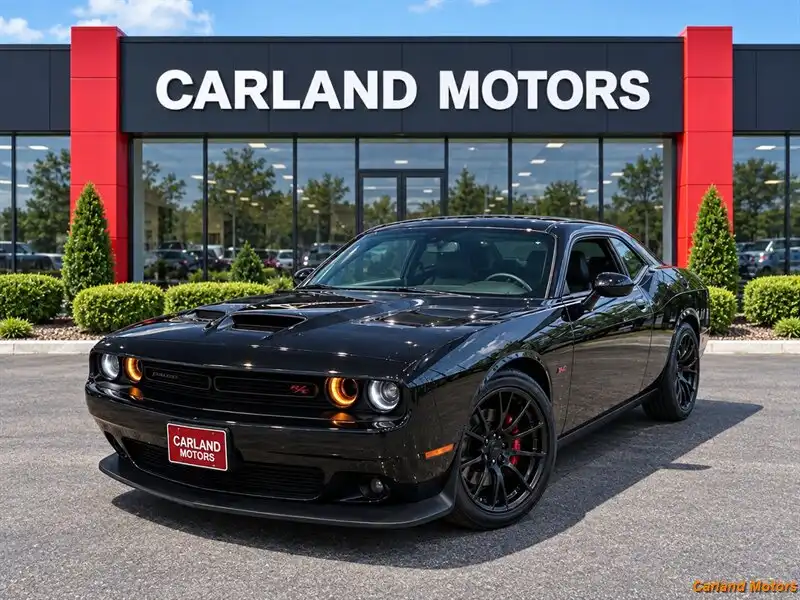 2015 Dodge Challenger R/T Plus's photo