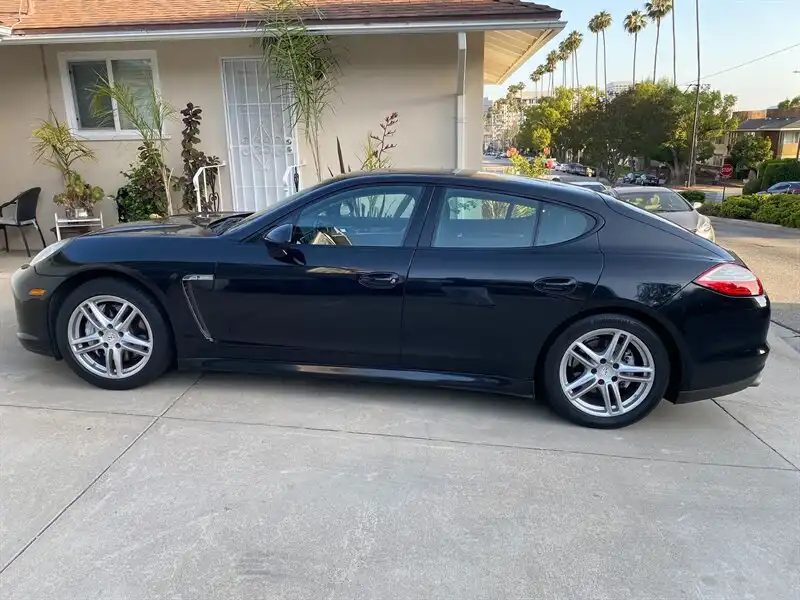 2011 Porsche Panamera 4's photo