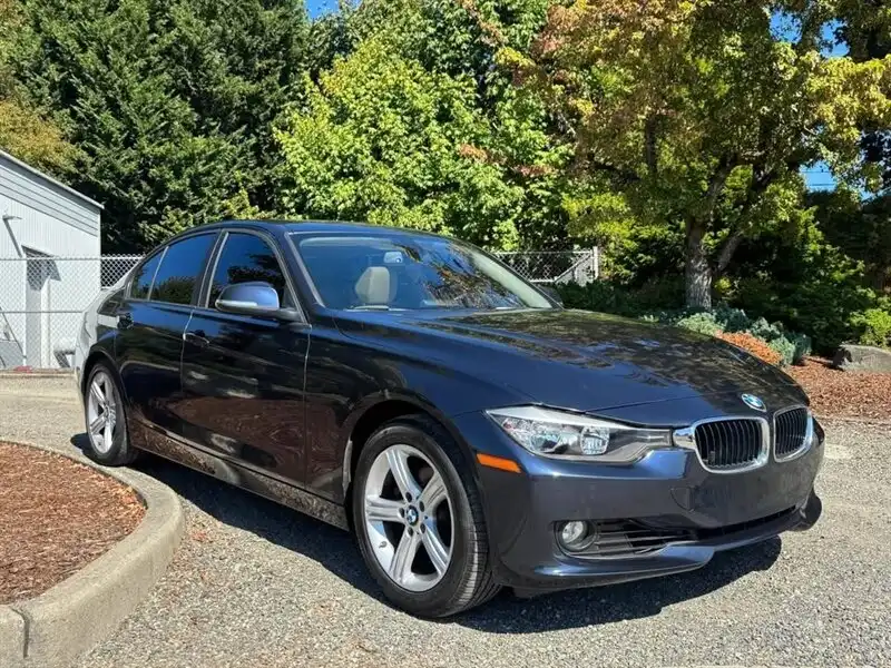 2013 BMW 3 Series 328i Sedan's photo