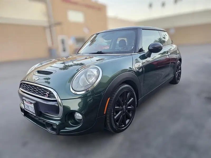 2017 MINI Cooper S photo 1