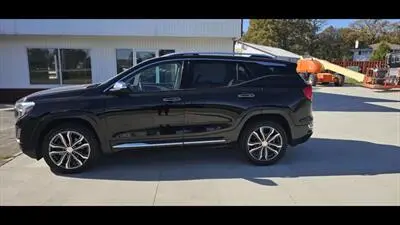 2018 GMC Terrain Denali AWD photo 2