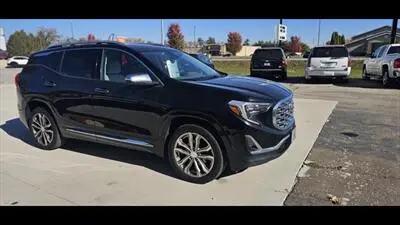 2018 GMC Terrain Denali AWD photo 3