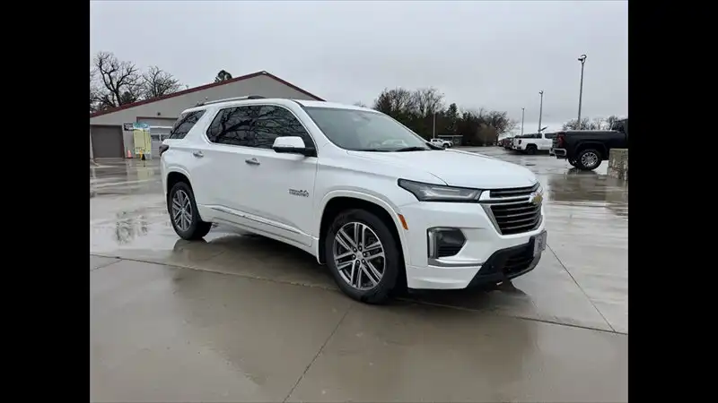 2023 Chevrolet Traverse High Country AWD's photo