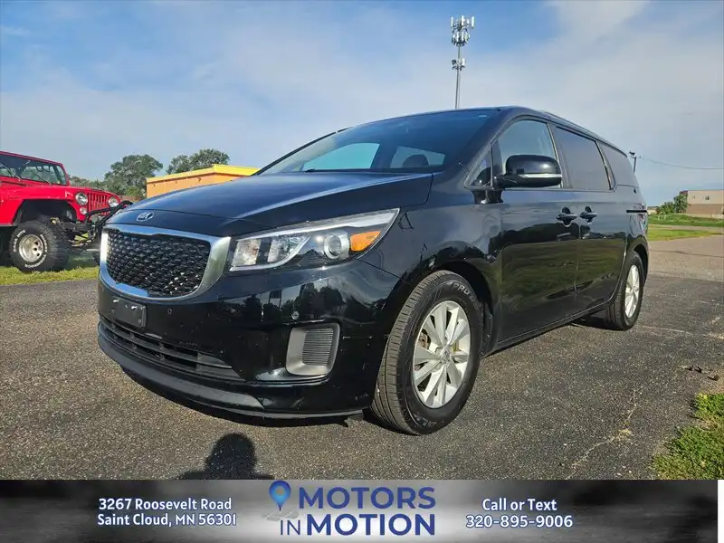 2018 Kia Sedona LX's photo