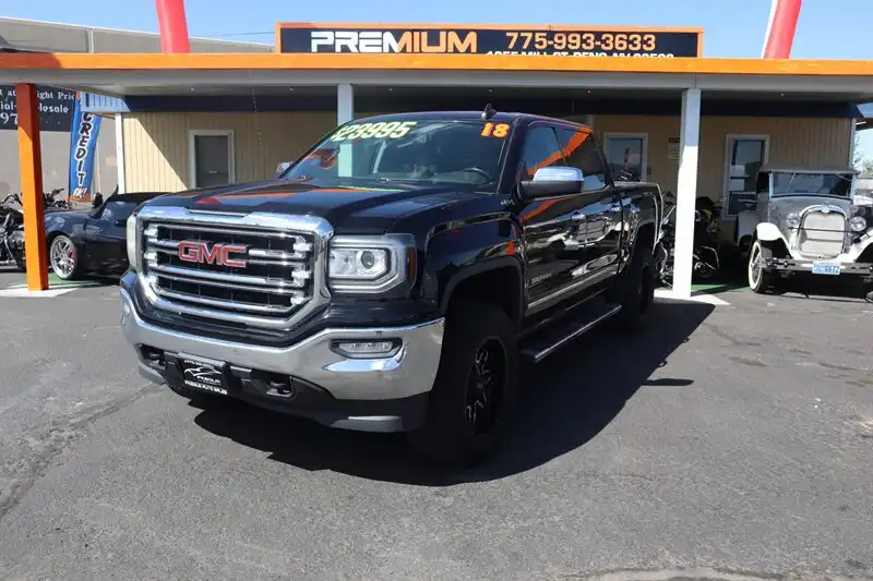 2018 GMC Sierra 4WD Crew Cab Short Box SLT's photo