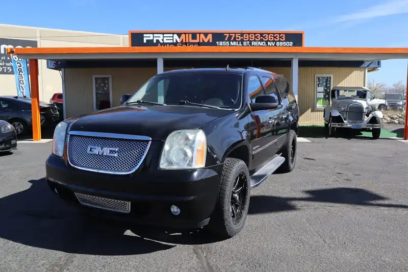 2011 GMC Yukon Denali 2WD's photo