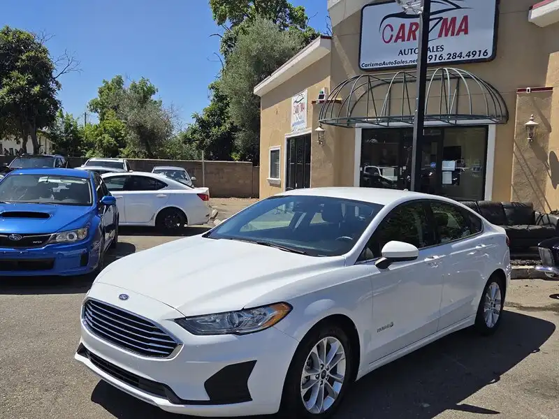 2019 Ford Fusion SE's photo