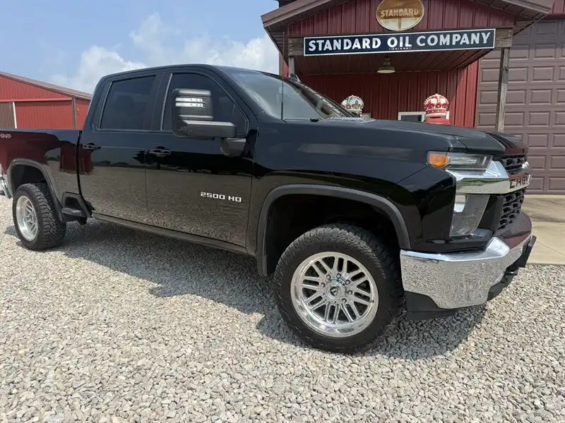 2020 Chevrolet Silverado HD LT 4WD Crew Cab Standard Box's photo