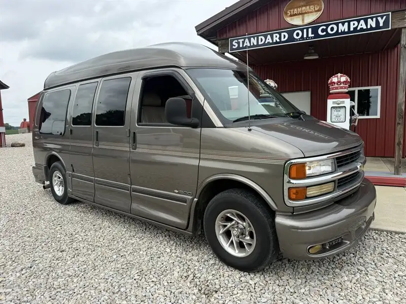 1999 Chevrolet Express 1500's photo
