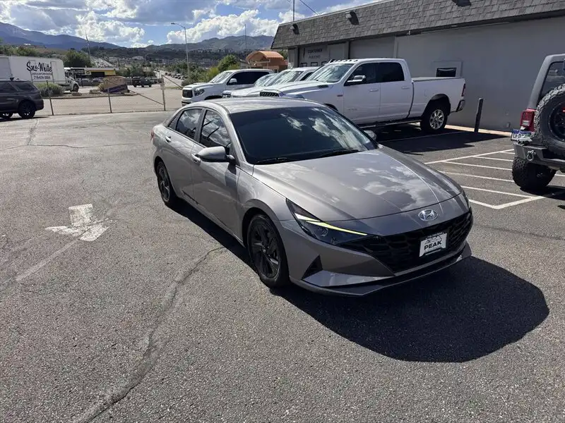 2021 Hyundai Elantra 2.0 SEL IVT's photo