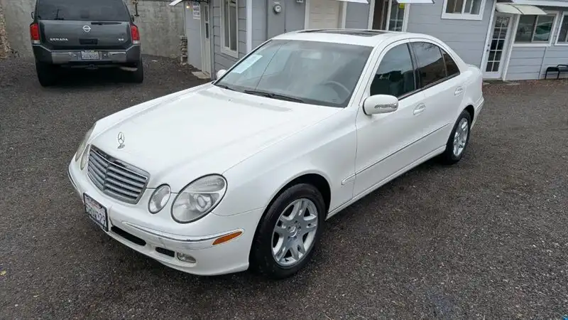 2003 Mercedes-Benz E-Class E320's photo