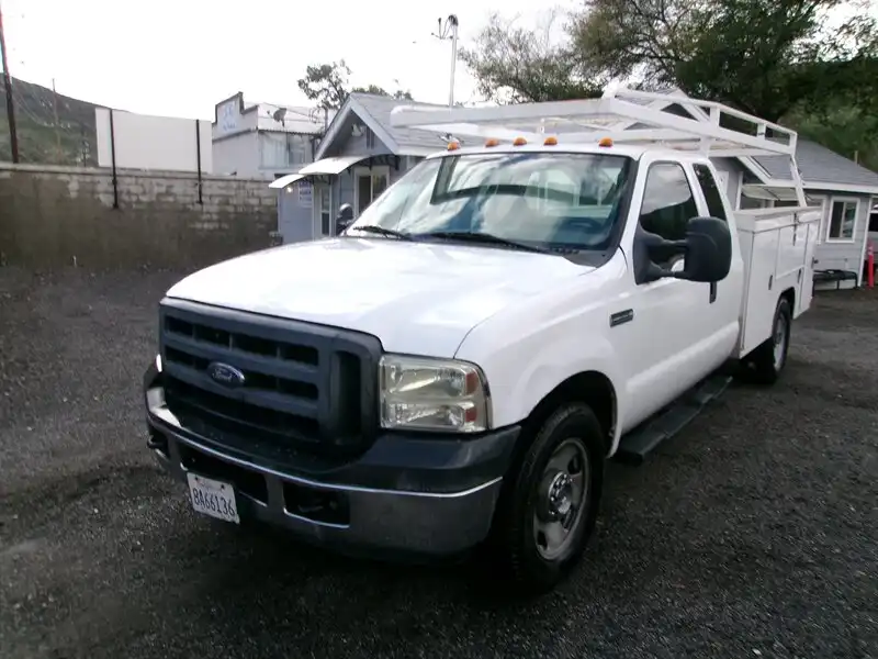 2006 Ford F-350 XL SuperCab LWB's photo