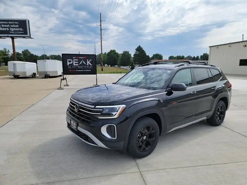 2024 Volkswagen Atlas 2.0T Atlas Peak Edition SEL 4Motion's photo