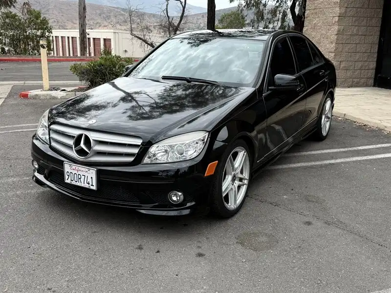 2010 Mercedes-Benz C-Class C300 Luxury's photo
