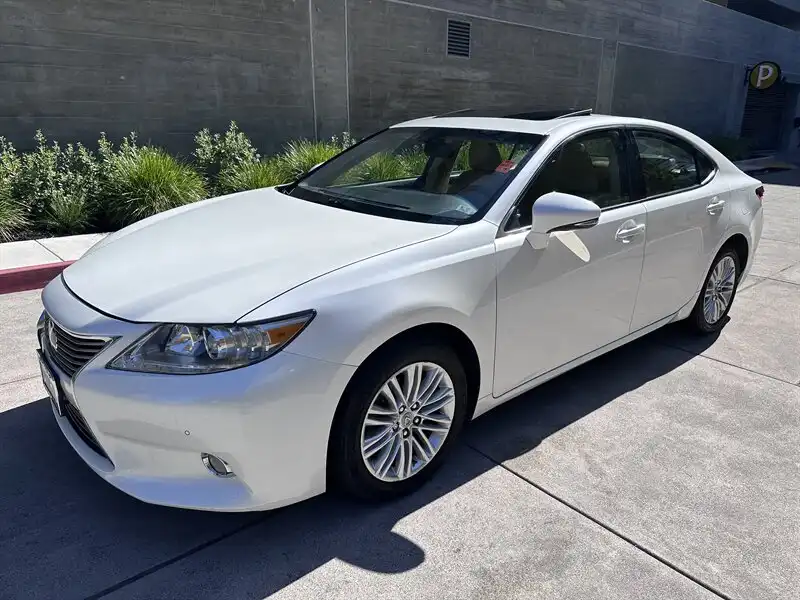 2013 Lexus ES 350 350's photo