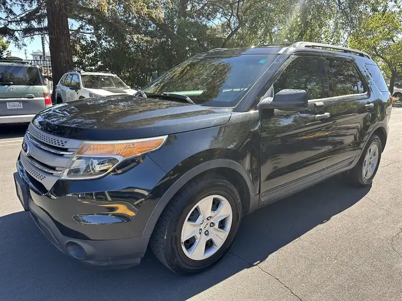 2014 Ford Explorer Base's photo