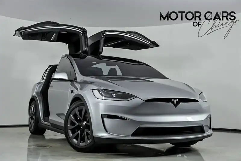 2024 Tesla Model X Long Range's photo