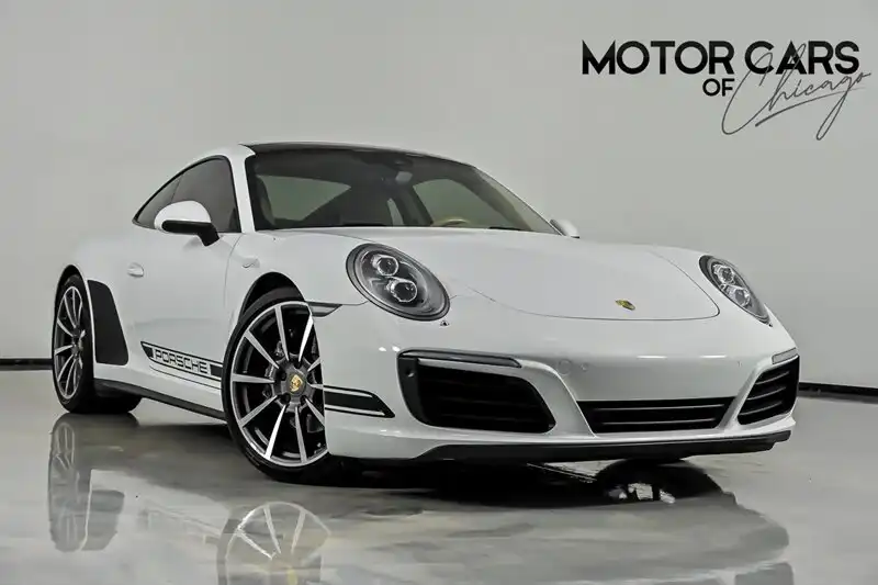 2017 Porsche 911 Carrera 4 Coupe's photo