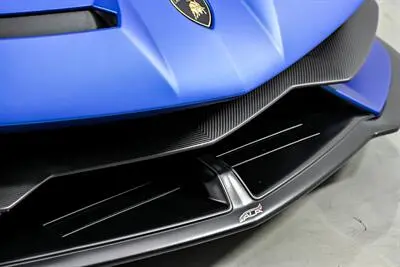 2021 Lamborghini Aventador undefined photo 4