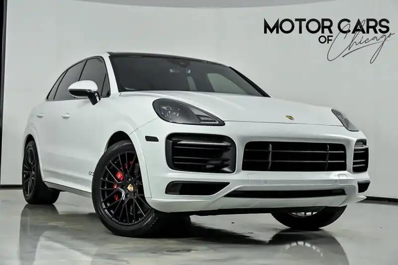 2023 Porsche Cayenne GTS's photo