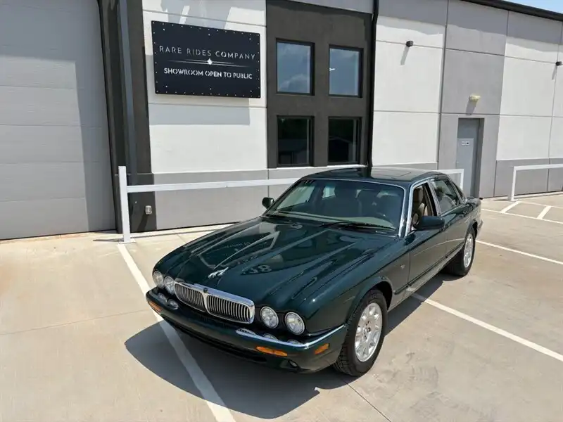 2002 Jaguar XJ XJ8's photo