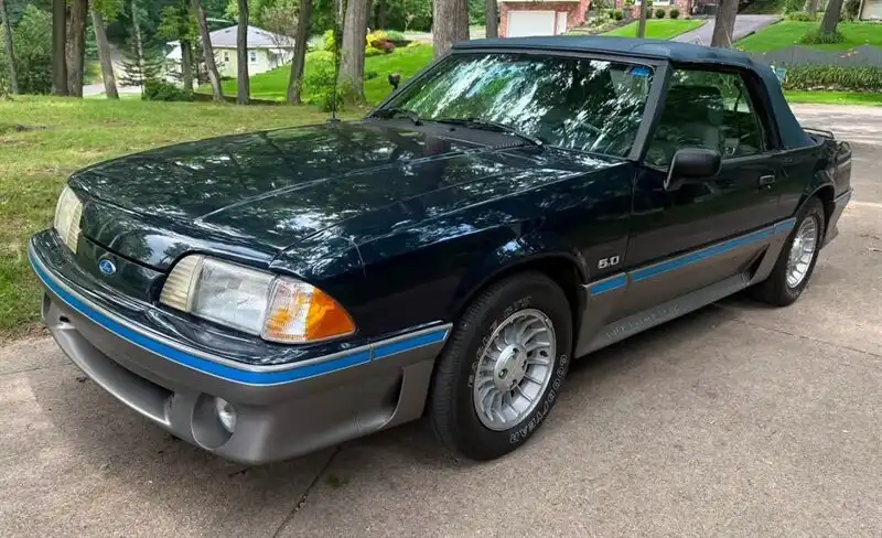 1989 Ford Mustang's photo