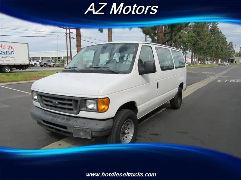 2004 Ford E-Series E-350 XLT Super Duty's photo