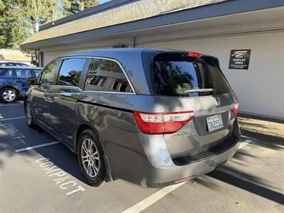 2013 Honda Odyssey EX photo 3