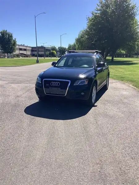 2011 Audi Q5 2.0T quattro Tiptronic Premium's photo