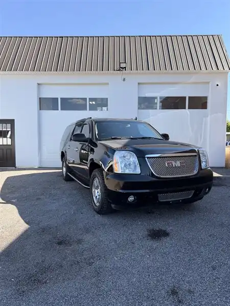 2007 GMC Yukon Denali's photo