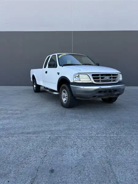 2000 Ford F-150 Lariat 4x4 SuperCab SWB Styleside's photo