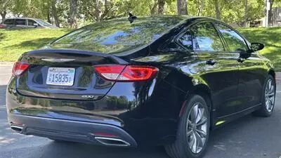 2015 Chrysler 200 S photo 4