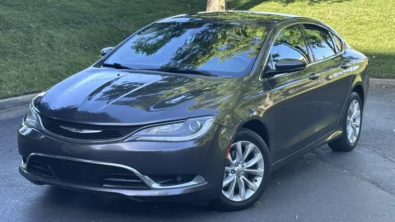 2015 Chrysler 200 C photo 1