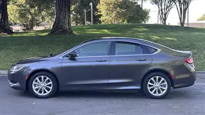2015 Chrysler 200 C photo 2