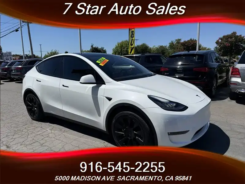 2022 Tesla Model Y Long Range Dual Motor All-Wheel Drive's photo