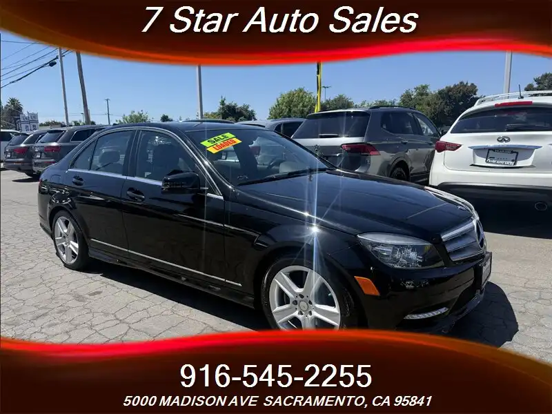 2011 Mercedes-Benz C-Class C300 Luxury's photo