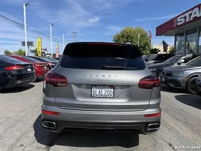 2017 Porsche Cayenne Base photo 5