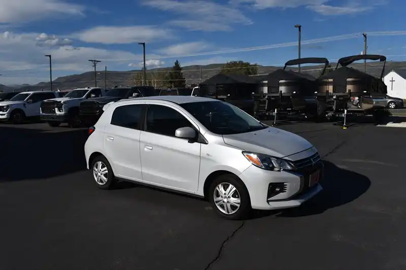 2024 Mitsubishi Mirage ES CVT's photo