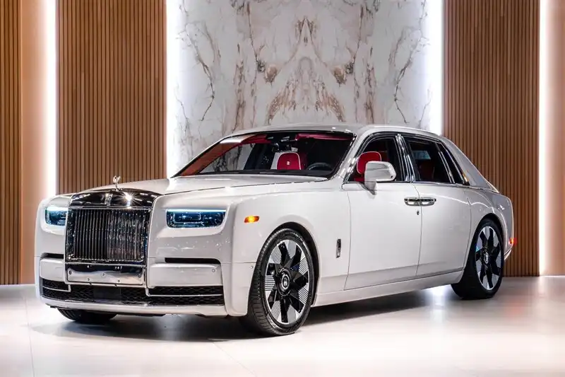 2024 Rolls-Royce Phantom Base's photo